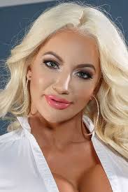 NICOLETTE SHEA